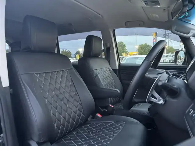 三菱 デリカＤ：５ シャモニー 奈良県 2024(令6)年 0.9万km ブラックダイヤモンド 純正10インチナビ/（フルセグ/BT/CD/DVD）/レーダークルーズコントロール/パドルシフト/バックカメラ/ブラインドスポットモニター/衝突軽減システム/レーンキープアシスト/パワーバックドア/両側パワースライドドア/運転席パワーシート/ステアリングヒーター/前方ドライブレコーダー/ＥＴＣ/純正18インチＡＷ/取り扱い説明書/スペアキーＸ１