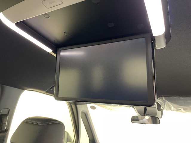 ホンダ ステップワゴン スパーダ eHEV 愛媛県 2025(令7)年 0.1千km プラチナホワイトパール スパーダ　e:HEV　4CJ4AP3　11.4インチナビHonda CONNECTナビ LXM-247VFLi(317900円)　15.6インチ リア席モニター VM-231FE(149600円)/登録済未使用車／純正１５．６インチ後席用モニター／純正１１．４インチホンダコネクトナビ／アダプティブクルーズコントロール／両側電動スライドドア／シートヒーター／ブラインドスポットモニター／オットマン