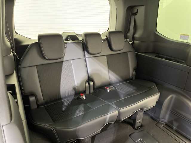 ホンダ ステップワゴン スパーダ eHEV 愛媛県 2025(令7)年 0.1千km プラチナホワイトパール スパーダ　e:HEV　4CJ4AP3　11.4インチナビHonda CONNECTナビ LXM-247VFLi(317900円)　15.6インチ リア席モニター VM-231FE(149600円)/登録済未使用車／純正１５．６インチ後席用モニター／純正１１．４インチホンダコネクトナビ／アダプティブクルーズコントロール／両側電動スライドドア／シートヒーター／ブラインドスポットモニター／オットマン