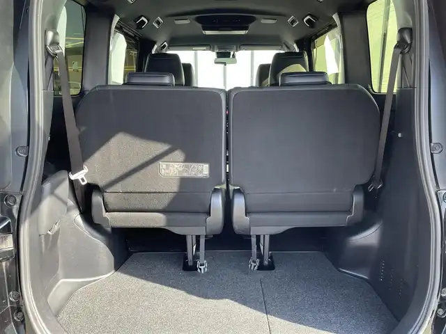 トヨタ エスクァイア ハイブリッド Gi 大阪府 2018(平30)年 4.1万km ブラック 純正9インチナビ/・BT/フルセグTV//純正12インチフリップダウンモニター/バックカメラ/トヨタセーフティセンス/両側パワースライドドア/クルーズコントロール/ビルトインETC2.0/黒レザーシート/シートヒーター/純正フロアマット/純正15インチAW/LEDヘッド・フォグ/取説