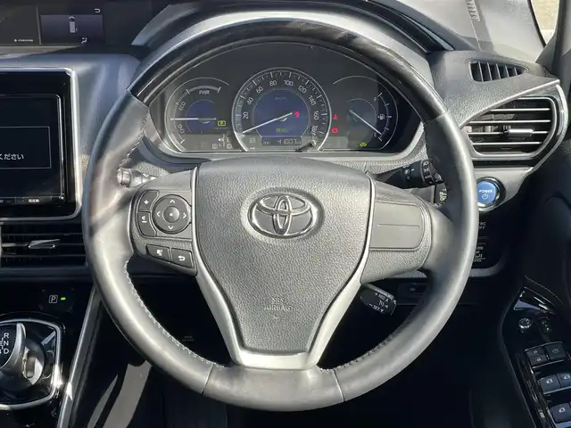 トヨタ エスクァイア ハイブリッド Gi 大阪府 2018(平30)年 4.1万km ブラック 純正9インチナビ/・BT/フルセグTV//純正12インチフリップダウンモニター/バックカメラ/トヨタセーフティセンス/両側パワースライドドア/クルーズコントロール/ビルトインETC2.0/黒レザーシート/シートヒーター/純正フロアマット/純正15インチAW/LEDヘッド・フォグ/取説