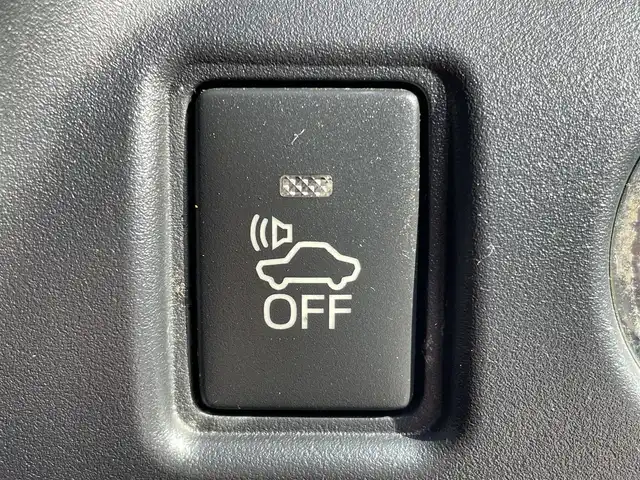 トヨタ エスクァイア ハイブリッド Gi 大阪府 2018(平30)年 4.1万km ブラック 純正9インチナビ/・BT/フルセグTV//純正12インチフリップダウンモニター/バックカメラ/トヨタセーフティセンス/両側パワースライドドア/クルーズコントロール/ビルトインETC2.0/黒レザーシート/シートヒーター/純正フロアマット/純正15インチAW/LEDヘッド・フォグ/取説