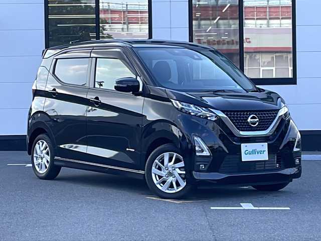 日産 デイズ HWS X プロパイロットED 山口県 2023(令5)年 1.2万km ブラック 純正9インチナビ　【MM222D-L】/・フルセグTV/・Bluetooth接続/アラウンドビューモニター/ETC/ドライブレコーダー/プロパイロット/・車線逸脱警報/・車線逸脱防止支援システム/・レーダークルーズコントロール/・ふらつき警報/・インテリジェントエマージェンシーブレーキ/・踏み間違い衝突防止アシスト/・標識認識機能/・先行車発進お知らせ/USB入力端子/スマートキー/プッシュスタート/純正フロアマット/電子パーキング/純正14インチアルミホイール/ドアバイザー/ウィンカーミラー/保証書