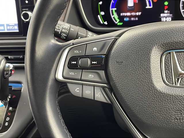 ホンダ オデッセイ ハイブリッド e:HEVアブソルート EX 栃木県 2021(令3)年 3.5万km プラチナホワイトパール 純正ナビ/(BT/AM/FM/CD/DVD/フルセグ）/全周囲カメラ/ホンダセンシング/・レーダークルーズコントロール/・車線逸脱警報/・プリクラッシュブレーキ/・ブラインドスポットモニター/・パーキングセンサー警報/・踏み間違い衝突軽減/D/N席パワーシート/電動リアゲート/両側パワースライドドア/ステアリングスイッチ/電動格納ミラー/プッシュスタート/スマートキー/保証書/取扱説明書/スペアキー