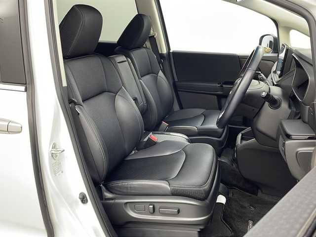 ホンダ オデッセイ ハイブリッド e:HEVアブソルート EX 栃木県 2021(令3)年 3.5万km プラチナホワイトパール 純正ナビ/(BT/AM/FM/CD/DVD/フルセグ）/全周囲カメラ/ホンダセンシング/・レーダークルーズコントロール/・車線逸脱警報/・プリクラッシュブレーキ/・ブラインドスポットモニター/・パーキングセンサー警報/・踏み間違い衝突軽減/D/N席パワーシート/電動リアゲート/両側パワースライドドア/ステアリングスイッチ/電動格納ミラー/プッシュスタート/スマートキー/保証書/取扱説明書/スペアキー