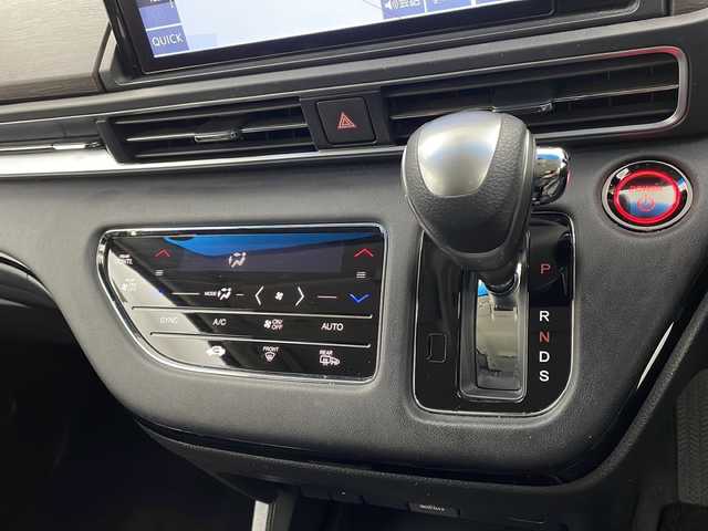 ホンダ オデッセイ ハイブリッド e:HEVアブソルート EX 栃木県 2021(令3)年 3.5万km プラチナホワイトパール 純正ナビ/(BT/AM/FM/CD/DVD/フルセグ）/全周囲カメラ/ホンダセンシング/・レーダークルーズコントロール/・車線逸脱警報/・プリクラッシュブレーキ/・ブラインドスポットモニター/・パーキングセンサー警報/・踏み間違い衝突軽減/D/N席パワーシート/電動リアゲート/両側パワースライドドア/ステアリングスイッチ/電動格納ミラー/プッシュスタート/スマートキー/保証書/取扱説明書/スペアキー