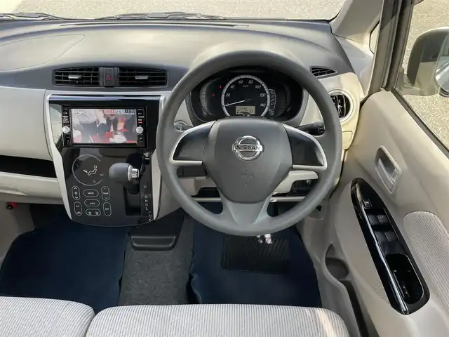 日産 デイズ X Vセレ +SeftyⅡ 千葉県 2015(平27)年 1.6万km シルバー ・ワンオーナー/・純正メモリーナビ（MC315D-W）/・地デジ/DVD/BT/・アラウンドビューモニター/・ドライブレコーダー前後/・エマージェンシーブレーキ/・スマートキー/・H28/29/30/31/R2/3/4/6年/ディーラー点検記録簿/・ETC