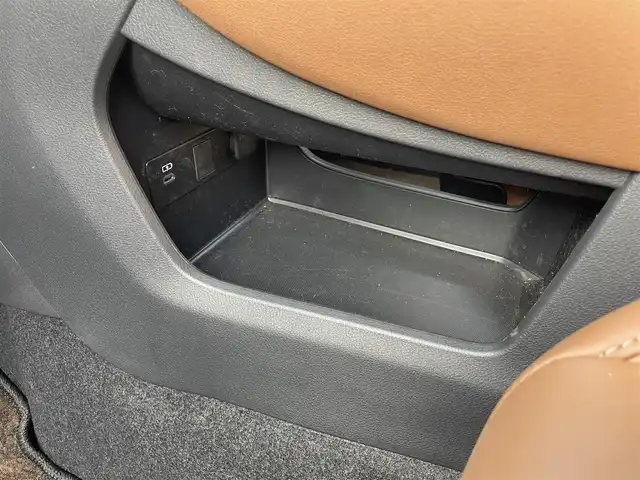 レクサス ＬＢＸ リラックス 長野県 2024(令6)年 1万km ブラックマイカ ワンオーナー/フルセグテレビ/AM/FM/Bluetooth/Apple carplay/シートメモリー/全方位カメラ/パワーバックドア/ハンドルヒーター/4WD/ブラインドスポットモニター/クリアランスソナー/レザーシート/シートヒーター/降車アシスト/スペアキー/カードキー/ECOモード/EVモード/純正18インチAW/コーナーセンサー/クルーズコントロール/パワーウィンドウ/社外フロアマット/オートハイビーム/レーンキープアシスト