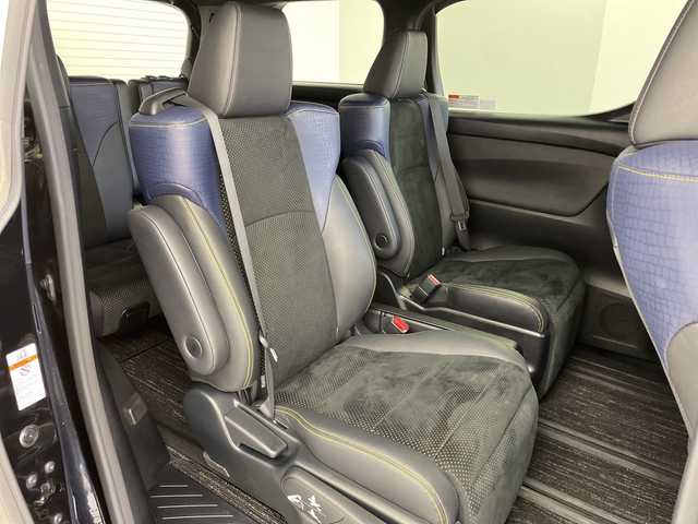 トヨタ ヴェルファイア Z Aエディション ゴールデンアイズ 岐阜県 2016(平28)年 4.2万km ブラック ALPINE11型ナビ(EX11V)/・フルセグ/・Bluetooth/ALPINEフリップダウンモニター/両側パワースライドドア/バックモニター/ETC/クリアランスソナー/LEDライト/スマートキー/プッシュスタート