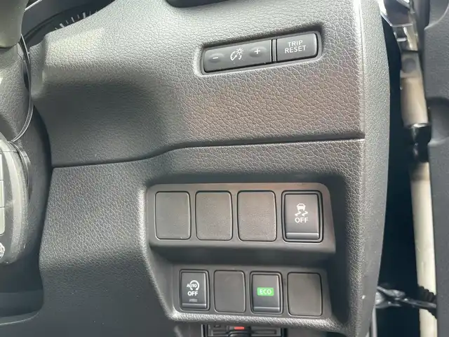 日産 エクストレイル 20X エマージェンシーブレーキ 島根県 2015(平27)年 5.8万km ダイヤモンドブラック 純正８型ナビ　/フルセグＴＶ　/ＤＶＤ再生　/Ｂｌｕｅｔｏｏｔｈ接続　/バックカメラ　/ビルトインＥＴＣ　/前方ドライブレコーダー　/アイドリングストップ　/衝突軽減ブレーキ/レーンキープアシスト　/前後コーナーセンサー　/前席シートヒーター　/スマートキー/純正１７インチアルミホイール/純正フロアマット