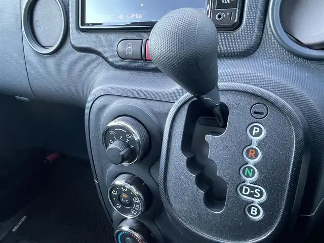 トヨタ ポルテ F 香川県 2015(平27)年 8.4万km クリームベージュ 純正7インチSDナビ/【ワンセグTV/Bluetooth/CD/SD/AUX】/バックカメラ/左側パワースライドドア/布シート/ウレタンステアリング/純正フロアマット/純正ドアバイザー/ハロゲンヘッドライト/ハロゲンフォグライト/横滑り防止機能/プッシュスタート/スマートキー