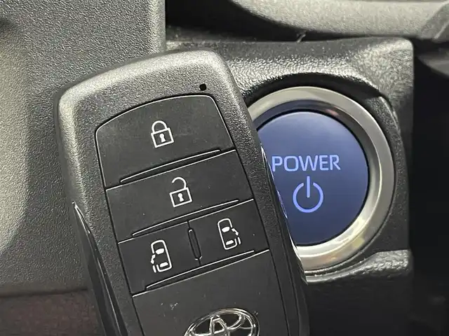 トヨタ シエンタ ハイブリッド Z 道央・札幌 2022(令4)年 3.4万km ホワイトパールクリスタルシャイン ・４ＷＤ/・ワンオーナー/・寒冷地仕様/・純正メモリナビ/・純正フリップダウンモニター/・全方位カメラ/・BT/USB/フルセグTV/・１００Ｖ電源/・ステアリングヒーター/・ブラインドスポットモニター/・シートヒーター/・レーンキープアシスト/・アダプティブクルーズコントロール/・アイドリング/・ビルトインETC2.0/・両側パワースライドドア/・オートライト/・オートマチックハイビーム/・LEDヘッドライト/・フロントフォグランプ/・コーナーセンサー/・クリアランスソナー