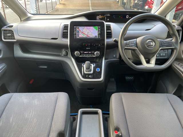 日産 セレナ e－パワー XV 広島県 2019(令1)年 3.7万km マルーンレッド エマージェンシーブレーキ/クルーズコントロール/車線逸脱警報/純正７型メモリナビ/CD/SD/BT/フルセグTV/バックカメラ/両側パワースライドドア/スマートキー/プッシュスタート/ETC/ステアリングスイッチ/シートバックテーブル/純正フロアマット/純正ドアバイザー/純正アルミホイール