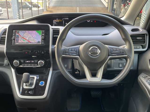 日産 セレナ e－パワー XV 広島県 2019(令1)年 3.7万km マルーンレッド エマージェンシーブレーキ/クルーズコントロール/車線逸脱警報/純正７型メモリナビ/CD/SD/BT/フルセグTV/バックカメラ/両側パワースライドドア/スマートキー/プッシュスタート/ETC/ステアリングスイッチ/シートバックテーブル/純正フロアマット/純正ドアバイザー/純正アルミホイール