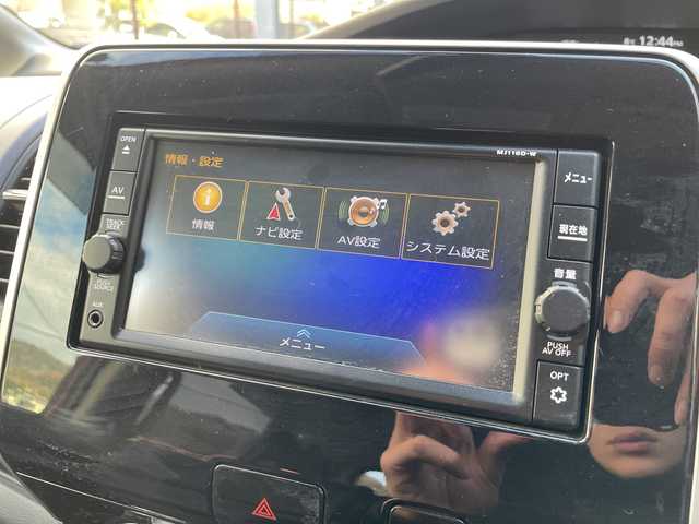 日産 セレナ e－パワー XV 広島県 2019(令1)年 3.7万km マルーンレッド エマージェンシーブレーキ/クルーズコントロール/車線逸脱警報/純正７型メモリナビ/CD/SD/BT/フルセグTV/バックカメラ/両側パワースライドドア/スマートキー/プッシュスタート/ETC/ステアリングスイッチ/シートバックテーブル/純正フロアマット/純正ドアバイザー/純正アルミホイール