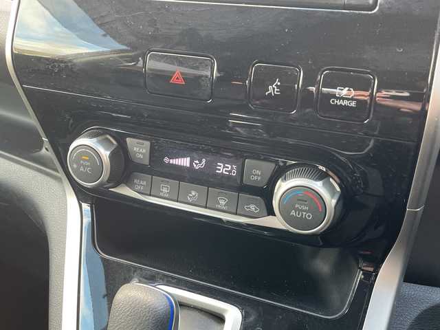 日産 セレナ e－パワー XV 広島県 2019(令1)年 3.7万km マルーンレッド エマージェンシーブレーキ/クルーズコントロール/車線逸脱警報/純正７型メモリナビ/CD/SD/BT/フルセグTV/バックカメラ/両側パワースライドドア/スマートキー/プッシュスタート/ETC/ステアリングスイッチ/シートバックテーブル/純正フロアマット/純正ドアバイザー/純正アルミホイール