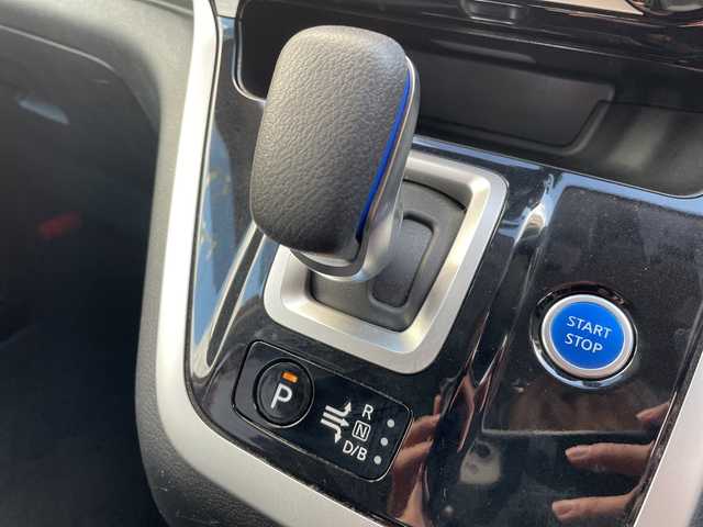 日産 セレナ e－パワー XV 広島県 2019(令1)年 3.7万km マルーンレッド エマージェンシーブレーキ/クルーズコントロール/車線逸脱警報/純正７型メモリナビ/CD/SD/BT/フルセグTV/バックカメラ/両側パワースライドドア/スマートキー/プッシュスタート/ETC/ステアリングスイッチ/シートバックテーブル/純正フロアマット/純正ドアバイザー/純正アルミホイール