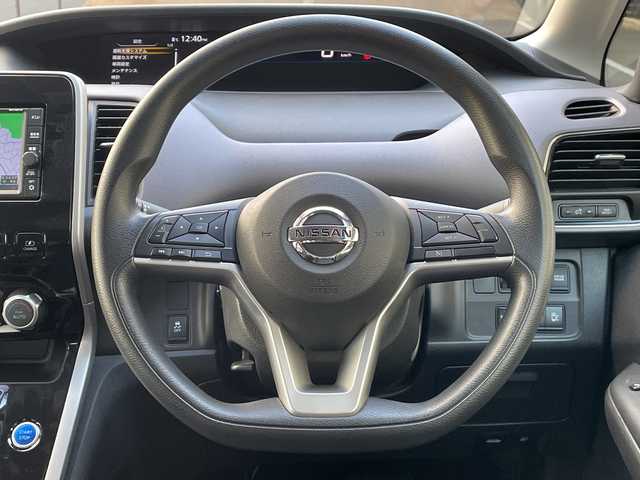 日産 セレナ e－パワー XV 広島県 2019(令1)年 3.7万km マルーンレッド エマージェンシーブレーキ/クルーズコントロール/車線逸脱警報/純正７型メモリナビ/CD/SD/BT/フルセグTV/バックカメラ/両側パワースライドドア/スマートキー/プッシュスタート/ETC/ステアリングスイッチ/シートバックテーブル/純正フロアマット/純正ドアバイザー/純正アルミホイール