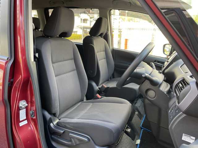 日産 セレナ e－パワー XV 広島県 2019(令1)年 3.7万km マルーンレッド エマージェンシーブレーキ/クルーズコントロール/車線逸脱警報/純正７型メモリナビ/CD/SD/BT/フルセグTV/バックカメラ/両側パワースライドドア/スマートキー/プッシュスタート/ETC/ステアリングスイッチ/シートバックテーブル/純正フロアマット/純正ドアバイザー/純正アルミホイール