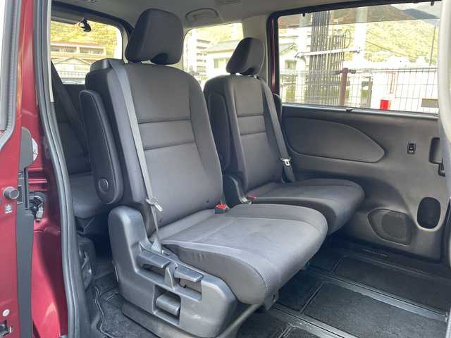 日産 セレナ e－パワー XV 広島県 2019(令1)年 3.7万km マルーンレッド エマージェンシーブレーキ/クルーズコントロール/車線逸脱警報/純正７型メモリナビ/CD/SD/BT/フルセグTV/バックカメラ/両側パワースライドドア/スマートキー/プッシュスタート/ETC/ステアリングスイッチ/シートバックテーブル/純正フロアマット/純正ドアバイザー/純正アルミホイール