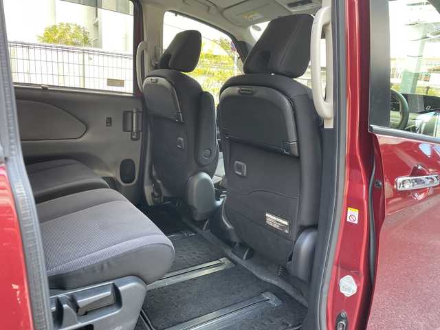 日産 セレナ e－パワー XV 広島県 2019(令1)年 3.7万km マルーンレッド エマージェンシーブレーキ/クルーズコントロール/車線逸脱警報/純正７型メモリナビ/CD/SD/BT/フルセグTV/バックカメラ/両側パワースライドドア/スマートキー/プッシュスタート/ETC/ステアリングスイッチ/シートバックテーブル/純正フロアマット/純正ドアバイザー/純正アルミホイール