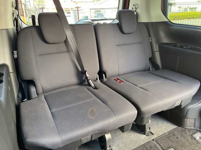 日産 セレナ e－パワー XV 広島県 2019(令1)年 3.7万km マルーンレッド エマージェンシーブレーキ/クルーズコントロール/車線逸脱警報/純正７型メモリナビ/CD/SD/BT/フルセグTV/バックカメラ/両側パワースライドドア/スマートキー/プッシュスタート/ETC/ステアリングスイッチ/シートバックテーブル/純正フロアマット/純正ドアバイザー/純正アルミホイール