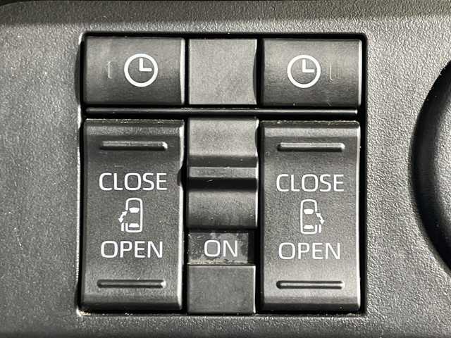 トヨタ ルーミー カスタムG 神奈川県 2023(令5)年 0.3万km パールホワイトⅢ モデリスタエアロ【フロント/サイド/リアアンダー】/純正7型SDナビゲーション【NSZT-W66T】/フルセグ　SDREC　CD DVD　Bluetooth/両側電動スライドドア【サンシェード】/スマートアシスト/衝突回避支援ブレーキ/誤発進抑制機能/車線逸脱警報/ふらつき警報/アダブティブクルーズコントロール/標識認識機能/ハイビームアシスト/前後ソナー/アイドリングストップ/純正ビルトインETC/社外前後ドライブレコーダー/TRC/革巻きステアリング/ステアリングスイッチ/電動パーキングブレーキ/オートブレーキホールド/プッシュスタート/スマートキー/LEDヘッドランプ/LEDフロントフォグランプ/LEDライン/純正14インチアルミホイール/電格ウインカーミラー