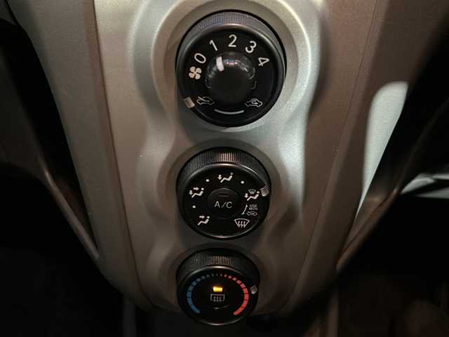 トヨタ ヴィッツ F 道央・札幌 2008(平20)年 3.9万km ライトパープルマイカ ４WD/オーディオ（FM/AM/CD)/寒冷地仕様/パワーウィンドウ/電動格納ミラー/エンジンスターター/ワイパーデアイサー/積込社外夏タイヤ