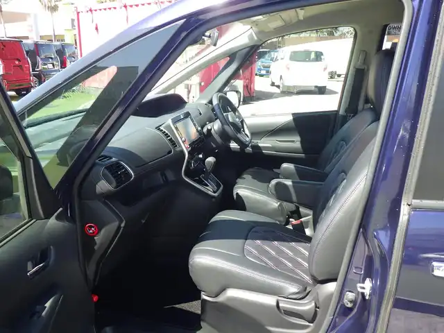 日産 セレナ ハイウェイスター Vセレクション 千葉県 2018(平30)年 3.8万km アズライトブルー エマージェンシーブレーキ/ハンズフリー両側パワースライドドア/９インチ純正SDナビ/地デジTV/【BD/DVD/CD再生機能　Bluetooth接続】/アラウンドビューモニター/ドライブレコーダー（前後撮影）/ETC/LEDヘッドライト/ウインカーミラー/純正15インチアルミホイル/インテリジェントキー
