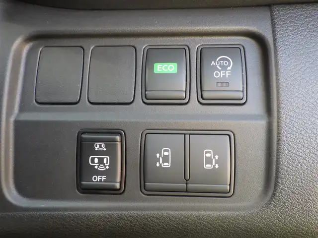 日産 セレナ ハイウェイスター Vセレクション 千葉県 2018(平30)年 3.8万km アズライトブルー エマージェンシーブレーキ/ハンズフリー両側パワースライドドア/９インチ純正SDナビ/地デジTV/【BD/DVD/CD再生機能　Bluetooth接続】/アラウンドビューモニター/ドライブレコーダー（前後撮影）/ETC/LEDヘッドライト/ウインカーミラー/純正15インチアルミホイル/インテリジェントキー
