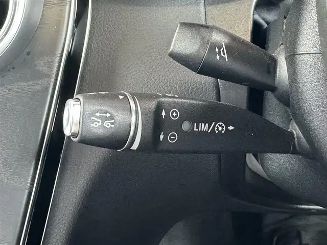メルセデス・ベンツ Ｃ２５０ スポーツ 千葉県 2016(平28)年 3.1万km ヒヤシンスレッド レーダーセーフティーパッケージ/衝突軽減ブレーキ/レーダークルーズ コントロール/レーンキープアシスト/ブラインドスポットモニター/純正HDDナビ/フルセグTV/Bluetooth/バックカメラ/黒レザーシート/シートヒーター/エアサス/LEDライト/ETC2.0/スペアキー
