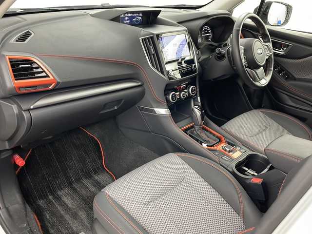 スバル フォレスター X－ブレイク 道央・札幌 2019(令1)年 3.8万km クリスタルホワイトP ・４ＷＤ/・ワンオーナー/・純正ＤＡＩＡＴＯＮＥ８インチナビ＆ＴＶ＆ＢＴ＆ＤＶＤ＆ＣＤ＆ＵＳＢ/・前後＆左サイドカメラ/・アイドリングストップ/・寒冷地仕様/・Ｘ－ＭＯＤＥ ＡＷＤ/・ＥｙｅＳｉｇｈｔ/・プリクラッシュブレーキ/・先行車発進お知らせ/・レーンキープアシスト/・車線逸脱警報/・ＲＡＢ/・リヤビークルディテクション/・スマートリアビューミラー/・横滑り防止装置/・レーダークルーズコントロール/・ハーフレザーシート/・前席パワーシート（運転席メモリー付）/・全席シートヒーター/・パドルシフト/・純正ドライブレコーダー/・純正リモコンスターター/・ＳＲＨ/・オートライト/・ＬＥＤヘッドライト/・ＬＥＤフォグ/・電動パーキングブレーキ/・ブレーキホールド/・冬タイヤ純正アルミ付き積込