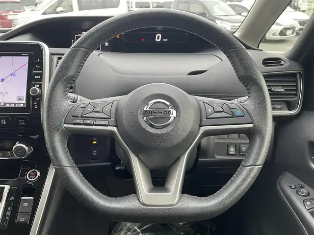 日産 セレナ ハイウェイスター Vセレクション 和歌山県 2018(平30)年 4万km ダイヤモンドブラック 純正ナビ（MM518D-L）/フルセグTV/（BT/CD/DVD/AM/FM）/全方位カメラ/プロパイロット/衝突被害軽減ブレーキ/レーンキープアシスト/横滑り防止/前後コーナーセンサー/オートライト/前方ドライブレコーダー/両側パワースライド/ビルトインETC/LEDヘッドライト/フォグランプ/ドアバイザー/プッシュスタート/電格ミラー