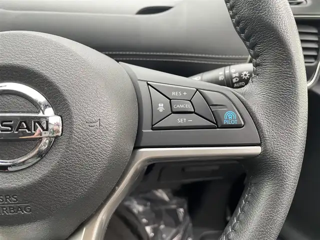 日産 セレナ ハイウェイスター Vセレクション 和歌山県 2018(平30)年 4万km ダイヤモンドブラック 純正ナビ（MM518D-L）/フルセグTV/（BT/CD/DVD/AM/FM）/全方位カメラ/プロパイロット/衝突被害軽減ブレーキ/レーンキープアシスト/横滑り防止/前後コーナーセンサー/オートライト/前方ドライブレコーダー/両側パワースライド/ビルトインETC/LEDヘッドライト/フォグランプ/ドアバイザー/プッシュスタート/電格ミラー