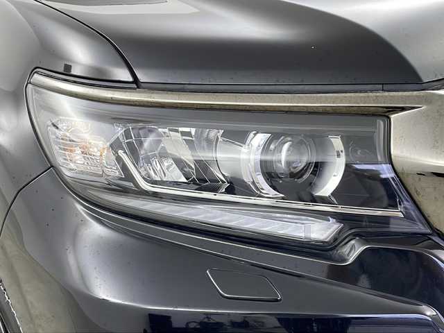 トヨタ ランドクルーザー プラド TX-L 70thアニバーサリーLTD 鹿児島県 2022(令4)年 3.1万km アティチュードブラックマイカ ワンオーナー/スマートキー×2/純正メーカーナビ/フルセグTV/Bluetooth/AppleCarPlay/AM/FM/全方位カメラ/トヨタスーパーサラウンドシステム/70th専用茶革レザーシート/70th専用純正フロアマット/D席/N席シートヒーター/D席/N席パワーシート/安全性能/・プリクラッシュセーフティ/・レーンデパーチャーアラート/・クルーズコントロール/ブラックルーフレール/純正18インチアルミホイール/ビルトインETC/保証書/取扱説明書