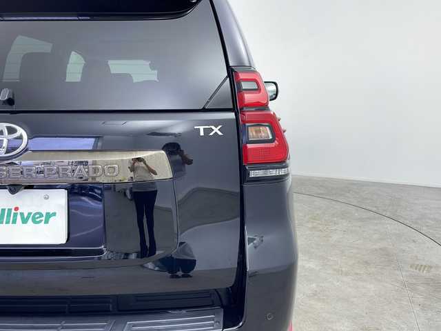 トヨタ ランドクルーザー プラド TX-L 70thアニバーサリーLTD 鹿児島県 2022(令4)年 3.1万km アティチュードブラックマイカ ワンオーナー/スマートキー×2/純正メーカーナビ/フルセグTV/Bluetooth/AppleCarPlay/AM/FM/全方位カメラ/トヨタスーパーサラウンドシステム/70th専用茶革レザーシート/70th専用純正フロアマット/D席/N席シートヒーター/D席/N席パワーシート/安全性能/・プリクラッシュセーフティ/・レーンデパーチャーアラート/・クルーズコントロール/ブラックルーフレール/純正18インチアルミホイール/ビルトインETC/保証書/取扱説明書
