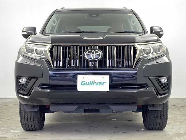 トヨタ ランドクルーザー プラド TX-L 70thアニバーサリーLTD 鹿児島県 2022(令4)年 3.1万km アティチュードブラックマイカ ワンオーナー/スマートキー×2/純正メーカーナビ/フルセグTV/Bluetooth/AppleCarPlay/AM/FM/全方位カメラ/トヨタスーパーサラウンドシステム/70th専用茶革レザーシート/70th専用純正フロアマット/D席/N席シートヒーター/D席/N席パワーシート/安全性能/・プリクラッシュセーフティ/・レーンデパーチャーアラート/・クルーズコントロール/ブラックルーフレール/純正18インチアルミホイール/ビルトインETC/保証書/取扱説明書