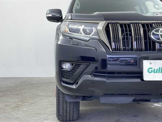 トヨタ ランドクルーザー プラド TX-L 70thアニバーサリーLTD 鹿児島県 2022(令4)年 3.1万km アティチュードブラックマイカ ワンオーナー/スマートキー×2/純正メーカーナビ/フルセグTV/Bluetooth/AppleCarPlay/AM/FM/全方位カメラ/トヨタスーパーサラウンドシステム/70th専用茶革レザーシート/70th専用純正フロアマット/D席/N席シートヒーター/D席/N席パワーシート/安全性能/・プリクラッシュセーフティ/・レーンデパーチャーアラート/・クルーズコントロール/ブラックルーフレール/純正18インチアルミホイール/ビルトインETC/保証書/取扱説明書