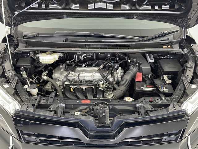 トヨタ ヴォクシー ZS 煌Ⅱ 岐阜県 2019(令1)年 8.6万km ブラック 純正ナビ/BT/フルセグ/CD/DVD/USB/HDMI/SD/衝突被害軽減システム/クルーズコントロール/レーンキープアシスト/オートハイビーム/バックカメラ/MTモード付MT/フォグランプ/LEDヘッドライト/ETC/両側パワースライドドア/スマートキー/プッシュスタート/スペアキー/革ステアリング/ステアリングスイッチ/純正フロアマット/純正アルミホイール/純正ドアバイザー