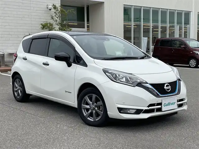 日産 ノート e－パワー メダリスト Bアロー 石川県 2020(令2)年 8.4万km ブリリアントホワイトパール/スーパーブラック 2トーン ワンオーナー/純正メモリーナビ/純正CD/DVD/フルセグTV/バックカメラ/LEDヘッドライト/エマージェンシーブレーキ/ハーフレザーシート/ETC/ドライブレコーダー/インテリキー/プッシュスタート/電動ミラー/レーンキープ/純正アルミホイール/保証書