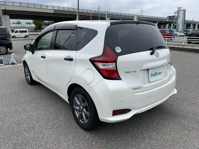 日産 ノート e－パワー メダリスト Bアロー 石川県 2020(令2)年 8.4万km ブリリアントホワイトパール/スーパーブラック 2トーン ワンオーナー/純正メモリーナビ/純正CD/DVD/フルセグTV/バックカメラ/LEDヘッドライト/エマージェンシーブレーキ/ハーフレザーシート/ETC/ドライブレコーダー/インテリキー/プッシュスタート/電動ミラー/レーンキープ/純正アルミホイール/保証書
