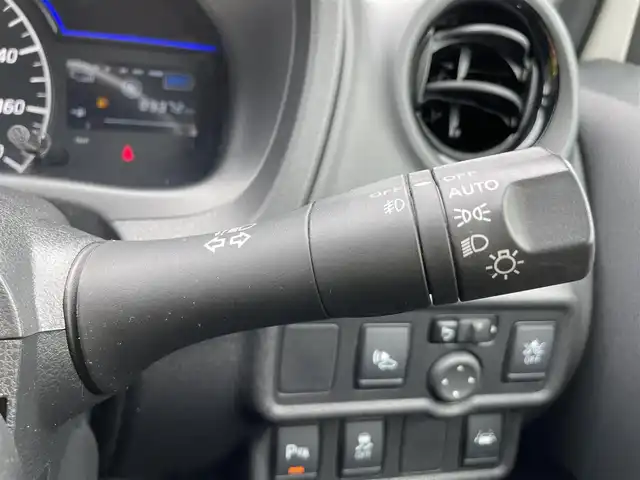 日産 ノート e－パワー メダリスト Bアロー 石川県 2020(令2)年 8.4万km ブリリアントホワイトパール/スーパーブラック 2トーン ワンオーナー/純正メモリーナビ/純正CD/DVD/フルセグTV/バックカメラ/LEDヘッドライト/エマージェンシーブレーキ/ハーフレザーシート/ETC/ドライブレコーダー/インテリキー/プッシュスタート/電動ミラー/レーンキープ/純正アルミホイール/保証書
