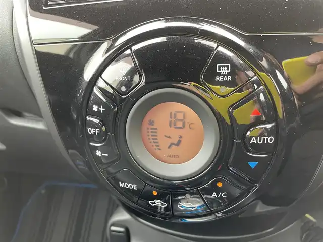 日産 ノート e－パワー メダリスト Bアロー 石川県 2020(令2)年 8.4万km ブリリアントホワイトパール/スーパーブラック 2トーン ワンオーナー/純正メモリーナビ/純正CD/DVD/フルセグTV/バックカメラ/LEDヘッドライト/エマージェンシーブレーキ/ハーフレザーシート/ETC/ドライブレコーダー/インテリキー/プッシュスタート/電動ミラー/レーンキープ/純正アルミホイール/保証書