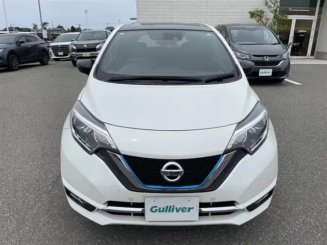 日産 ノート e－パワー メダリスト Bアロー 石川県 2020(令2)年 8.4万km ブリリアントホワイトパール/スーパーブラック 2トーン ワンオーナー/純正メモリーナビ/純正CD/DVD/フルセグTV/バックカメラ/LEDヘッドライト/エマージェンシーブレーキ/ハーフレザーシート/ETC/ドライブレコーダー/インテリキー/プッシュスタート/電動ミラー/レーンキープ/純正アルミホイール/保証書