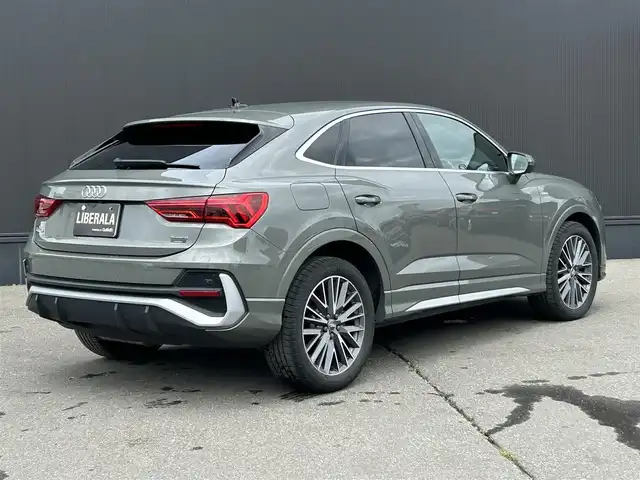アウディ Ｑ３ SB 35TDIクワトロ Sライン 道東・釧路十勝 2020(令2)年 0.7万km グレー ベーシックパッケージ/　・黒革/シートヒーター/　・パワーシート/　・パワーバックドア/アシスタンスパッケージ/　・アダプティブクルーズアシスト/　・ハイビームアシスト/テクノロジーパッケージ/　・スマートフォンインターフェース/　・ワイヤレスチャージング/純正メモリナビ/SD/USB/BT/パドルシフト/純正ドライブレコーダー(前後)/360°カメラ/LEDヘッドライト/オートライト/リアフォグライト/純正19インチAW/ダウンヒルアシストコントロール/純正フロアマット/ETC/＜カラーコード：LX7G/クロノスグレーメタリック＞