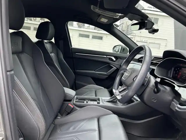 アウディ Ｑ３ SB 35TDIクワトロ Sライン 道東・釧路十勝 2020(令2)年 0.7万km グレー ベーシックパッケージ/　・黒革/シートヒーター/　・パワーシート/　・パワーバックドア/アシスタンスパッケージ/　・アダプティブクルーズアシスト/　・ハイビームアシスト/テクノロジーパッケージ/　・スマートフォンインターフェース/　・ワイヤレスチャージング/純正メモリナビ/SD/USB/BT/パドルシフト/純正ドライブレコーダー(前後)/360°カメラ/LEDヘッドライト/オートライト/リアフォグライト/純正19インチAW/ダウンヒルアシストコントロール/純正フロアマット/ETC/＜カラーコード：LX7G/クロノスグレーメタリック＞
