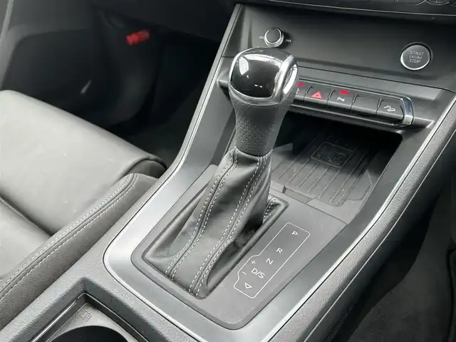 アウディ Ｑ３ SB 35TDIクワトロ Sライン 道東・釧路十勝 2020(令2)年 0.7万km グレー ベーシックパッケージ/　・黒革/シートヒーター/　・パワーシート/　・パワーバックドア/アシスタンスパッケージ/　・アダプティブクルーズアシスト/　・ハイビームアシスト/テクノロジーパッケージ/　・スマートフォンインターフェース/　・ワイヤレスチャージング/純正メモリナビ/SD/USB/BT/パドルシフト/純正ドライブレコーダー(前後)/360°カメラ/LEDヘッドライト/オートライト/リアフォグライト/純正19インチAW/ダウンヒルアシストコントロール/純正フロアマット/ETC/＜カラーコード：LX7G/クロノスグレーメタリック＞