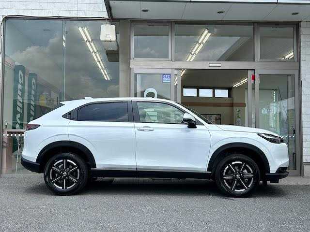 ホンダ ヴェゼル G 埼玉県 2025(令7)年 0.1万km未満 プラチナホワイトパール ホンダセンシング/・追従機能付レーダークルーズコントロール/・衝突軽減ブレーキ/・路外逸脱抑制機能/・踏み間違い衝突軽減システム/4WD/前席シートヒーター/ナビ装着パッケージ/クリアランスソナー/LEDヘッドライト/純正16インチアルミホイール/スマートキー