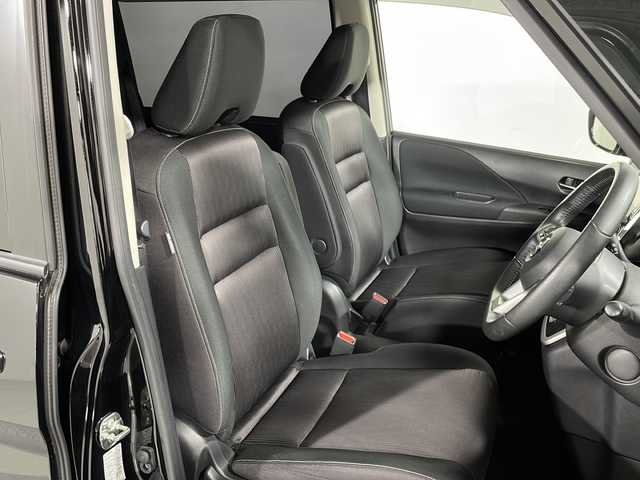 日産 セレナ ハイウェイスター Vセレクション 福岡県 2018(平30)年 6.5万km ダイヤモンドブラック 禁煙車/純正９型ナビ(MM517D-L)/・Bluetooth/・CD/DVD/Blu-ray/・SD音楽/・フルセグ/アラウンドビューモニター/フリップダウンモニター/両側パワースライドドア/パーキングアシスト/シートヒーター/クルーズコントロール/コーナーセンサー(前後)/衝突軽減/レーンキープ/ＥＴＣ/ドラレコ(前方)/エアバッグ(運転席/助手席/サイド/カーテン)/純正16インチアルミホイール(195/60/R16)