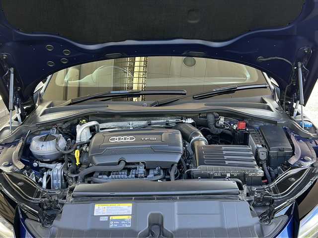 アウディ ＴＴロードスター 2．0 TFSI クワトロ 福島県 2017(平29)年 5.6万km 青 登録時走行距離：55782km/４WD/純正ナビ/ (CD/DVD/BT/フルセグTV/SD/AM/FM)/バックカメラ/ビルトインETC/ドライブレコーダー/プッシュスタート/ステアリングスイッチ/パドルシフト/革巻きステアリング/パワーシート/ (D席/N席）/社外フロアマット/MTモード付AT/スマートキー/スペアキー×１/LEDヘッドライト/社外18インチAW/電動格納ミラー/ウィンカーミラー/レインセンサー/アイドリングストップ/横滑り防止装置/保証書/取扱説明書